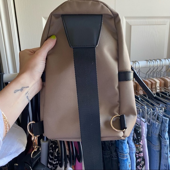 ✨SOLD✨ bugatti black & tan bag - Picture 6 of 6